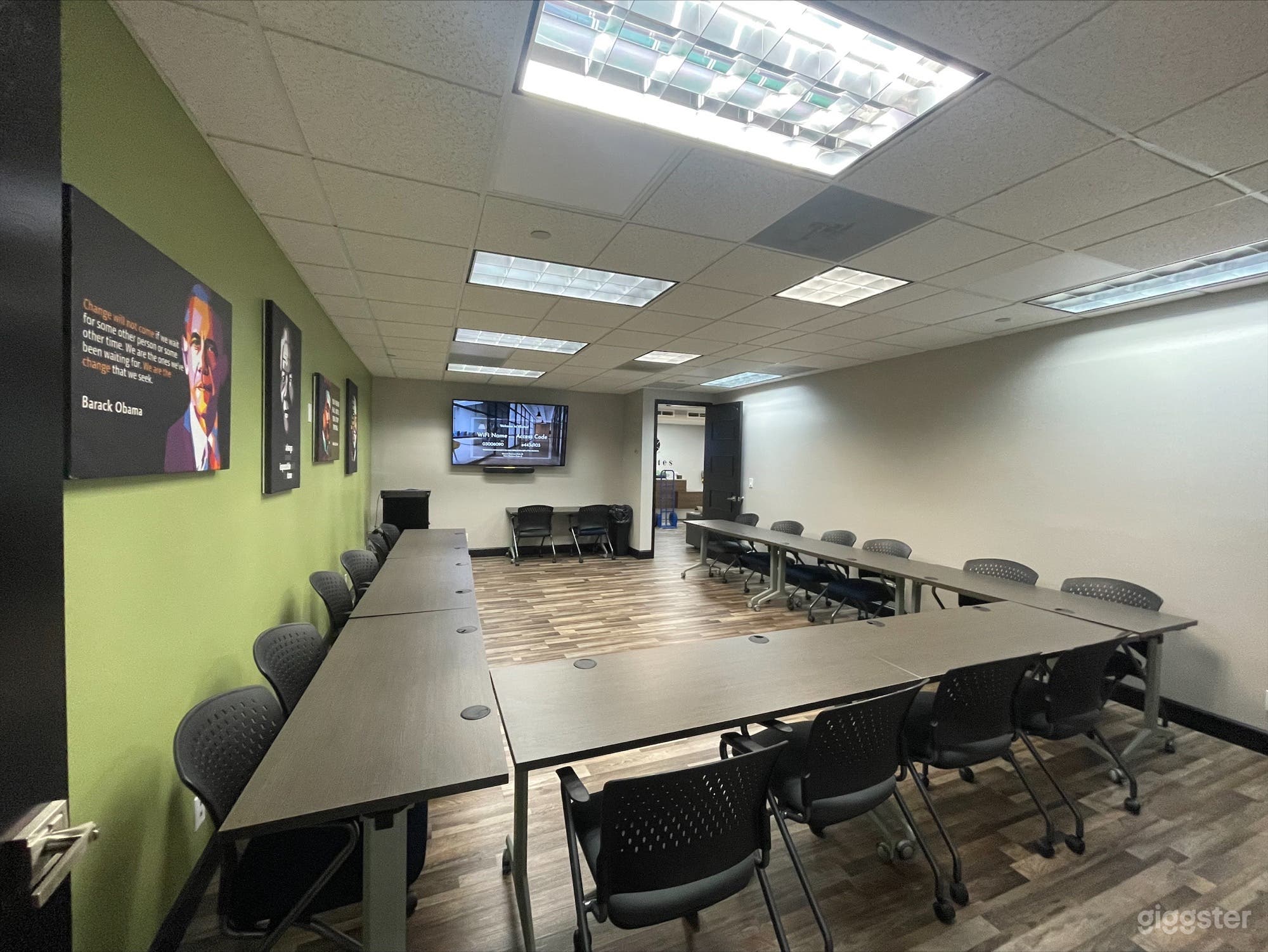 Vibrant Seminar Room in West Palm Beach Photo 4