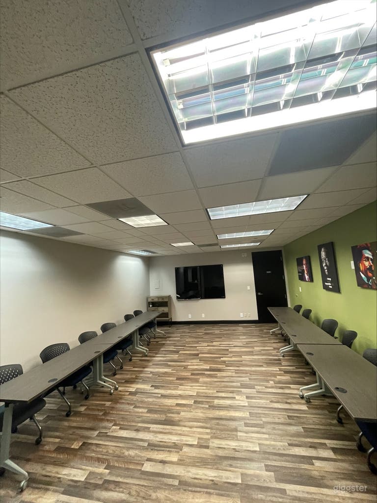  Vibrant Seminar Room in West Palm Beach 