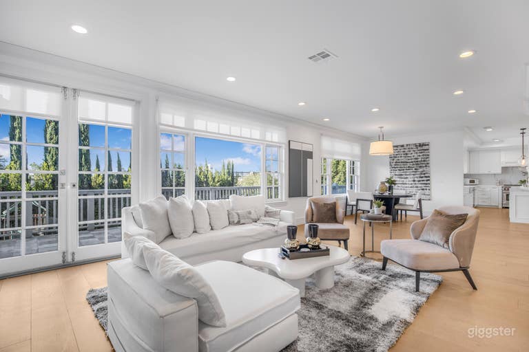  EMERSON EAST COAST ELEGANCE/ POOL/COLUMNS/ GALLERY 