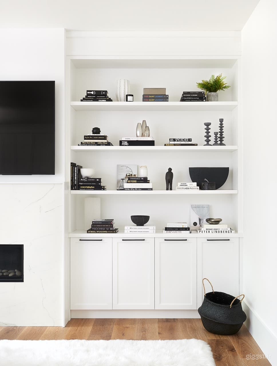 Simplicity in the city Photo 1