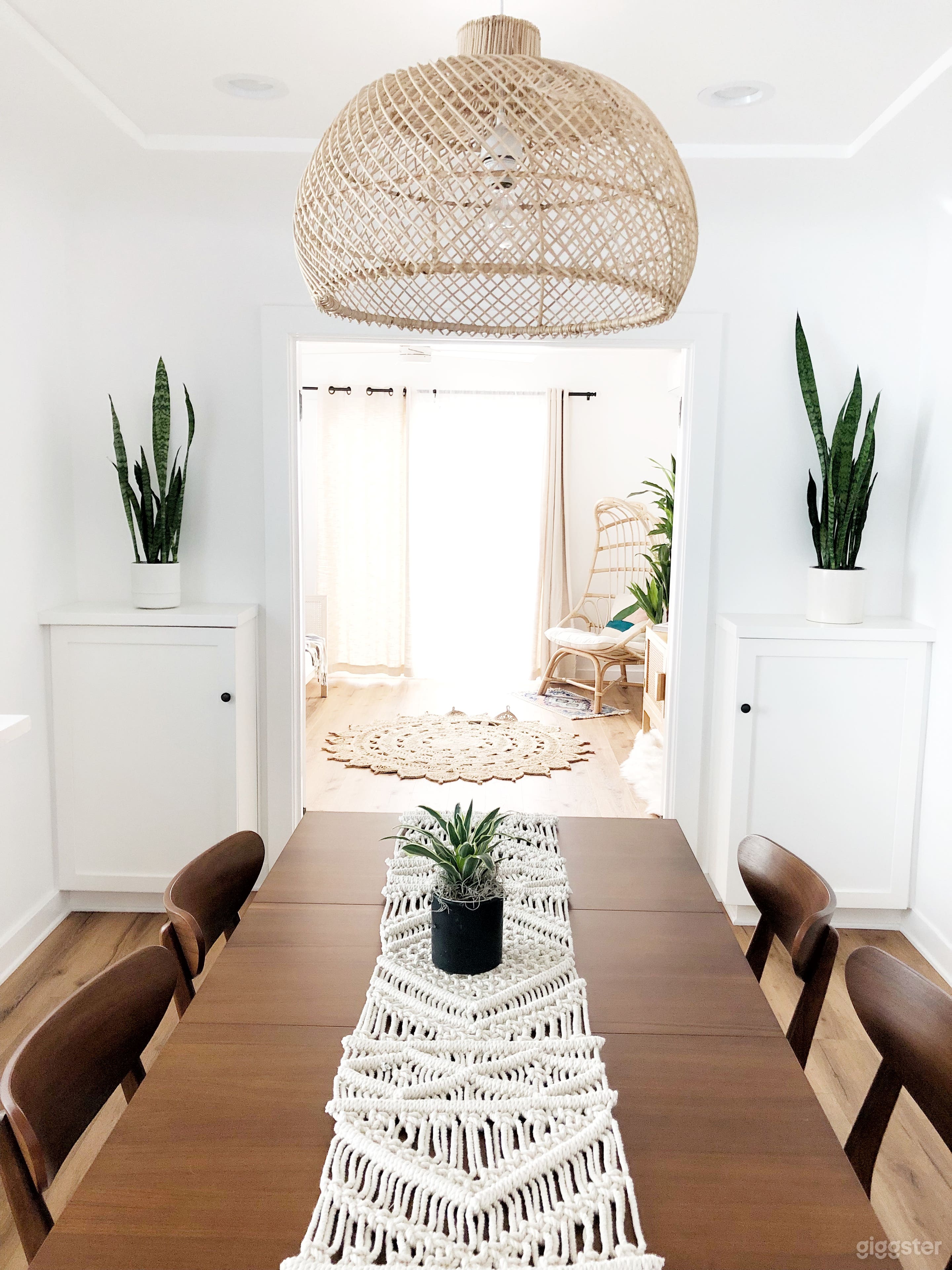 Beach House Surf Mid-Century Modern Bungalow Home Photo 3