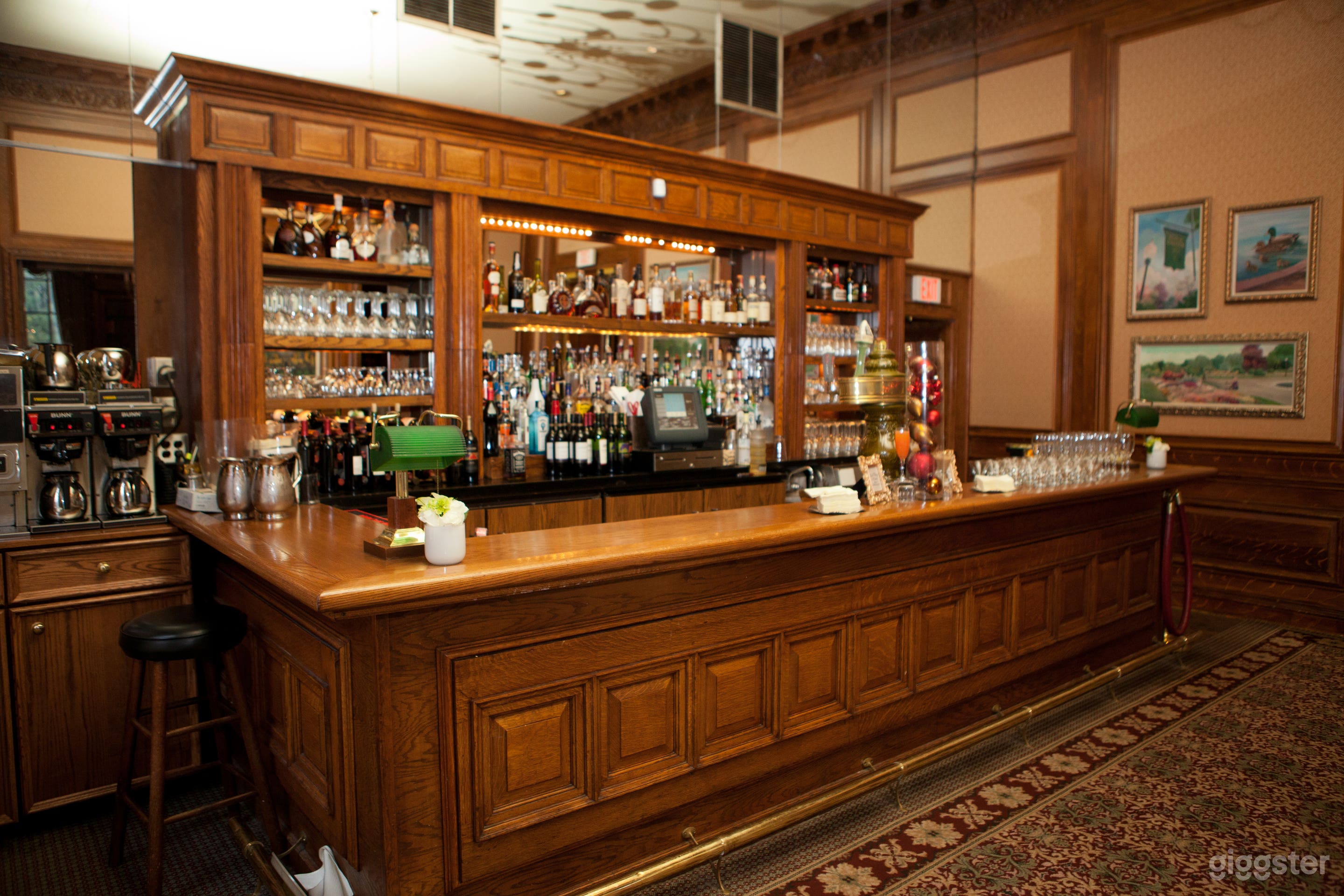 Sophisticated Function Space and Long Bar Area in Boston  Photo 4