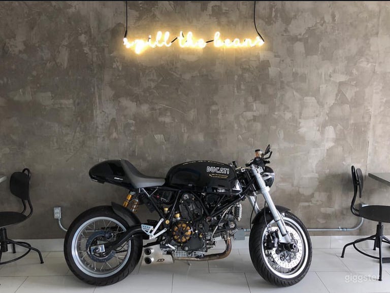  Neighborhood Coffee Shop 