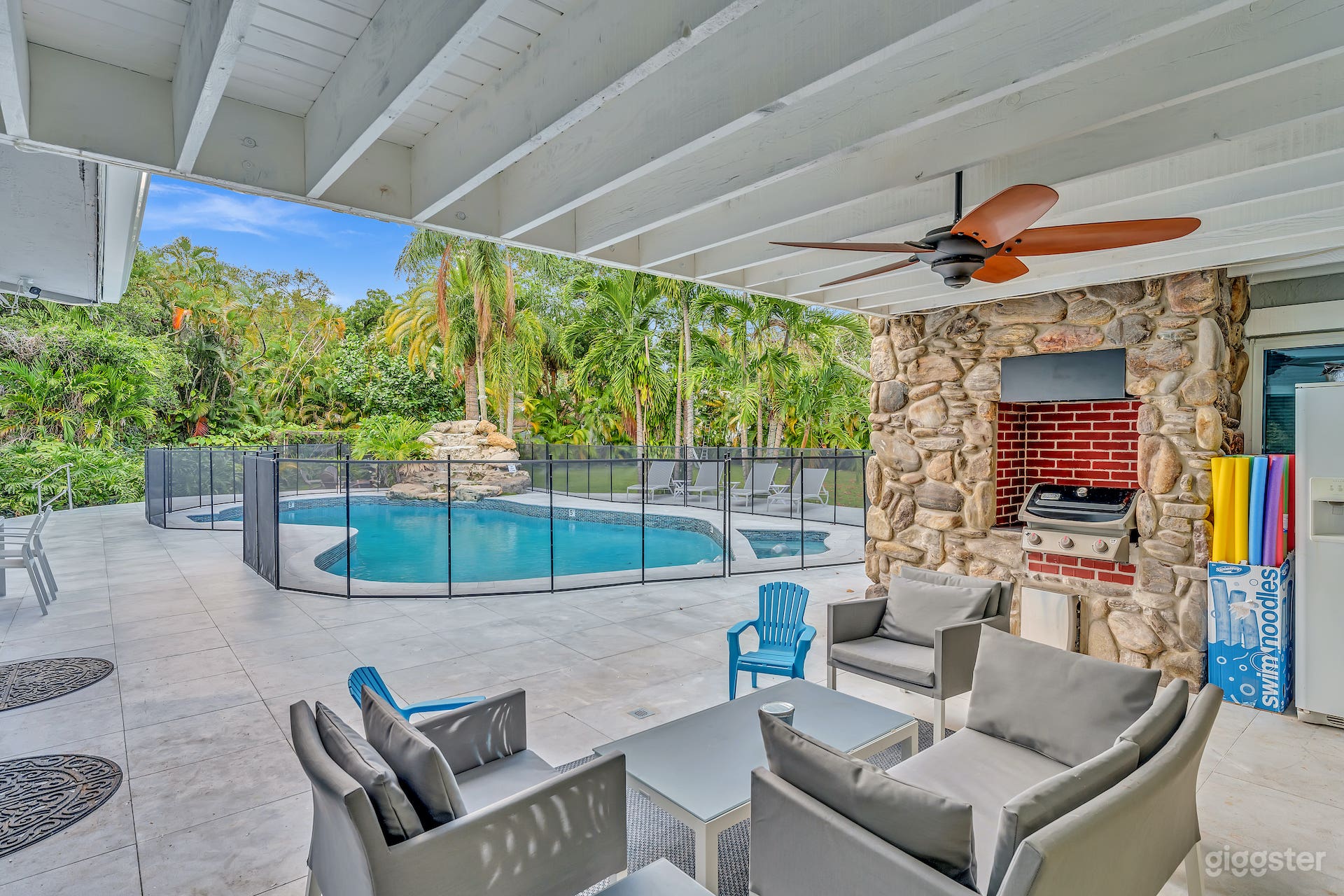 Covered Patio Sectrion w/ Built in Grill.