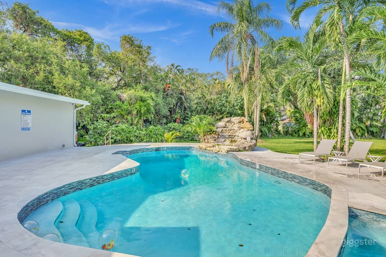  ❤️ Rare ❤️ Hidden Getaway Heated Pool 1.5 acres! 