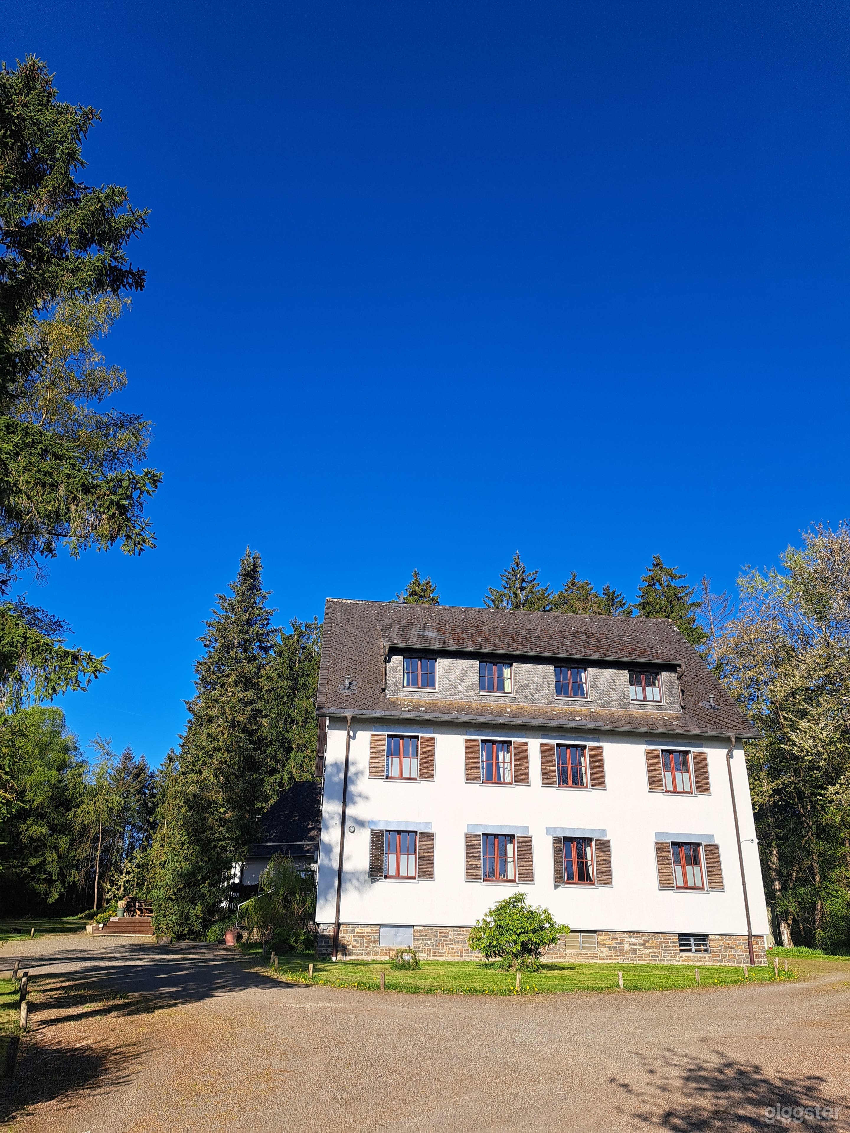 Friedlicher Wald-Rfcckzugsort 26amp; exklusiver Veranstaltungsort in der Eifel Foto 3