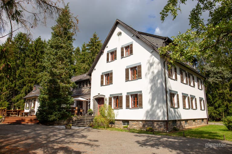  Friedlicher Wald-Rfcckzugsort 26amp; exklusiver Veranstaltungsort in der Eifel 