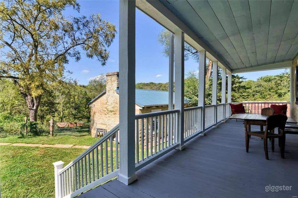 Stunning 1850's Stone House on the Bourbeuse River Photo 2