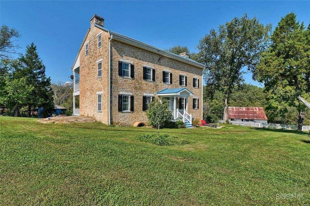 Stunning 1850's Stone House on the Bourbeuse River Photo 4
