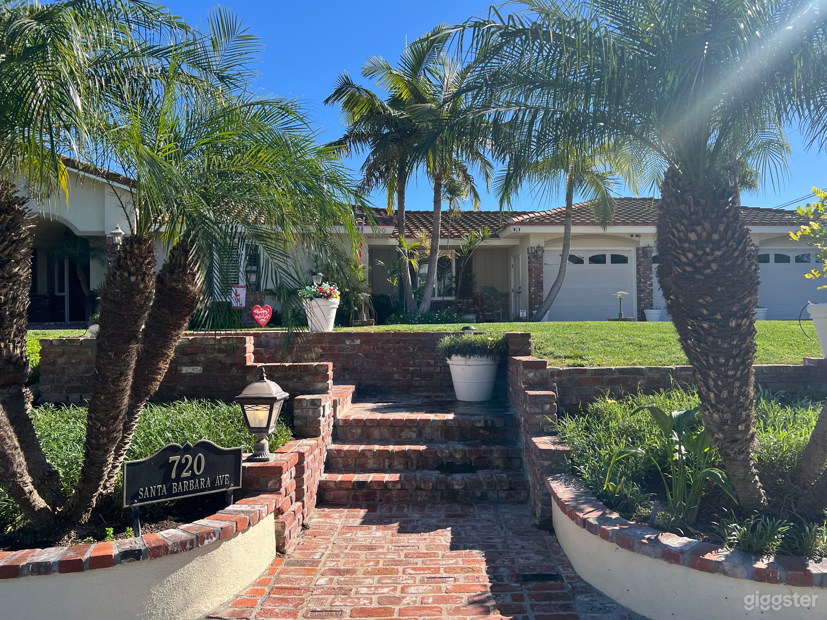 Spacious outdoor filming & recording. Beautiful backgrounds Photo 2