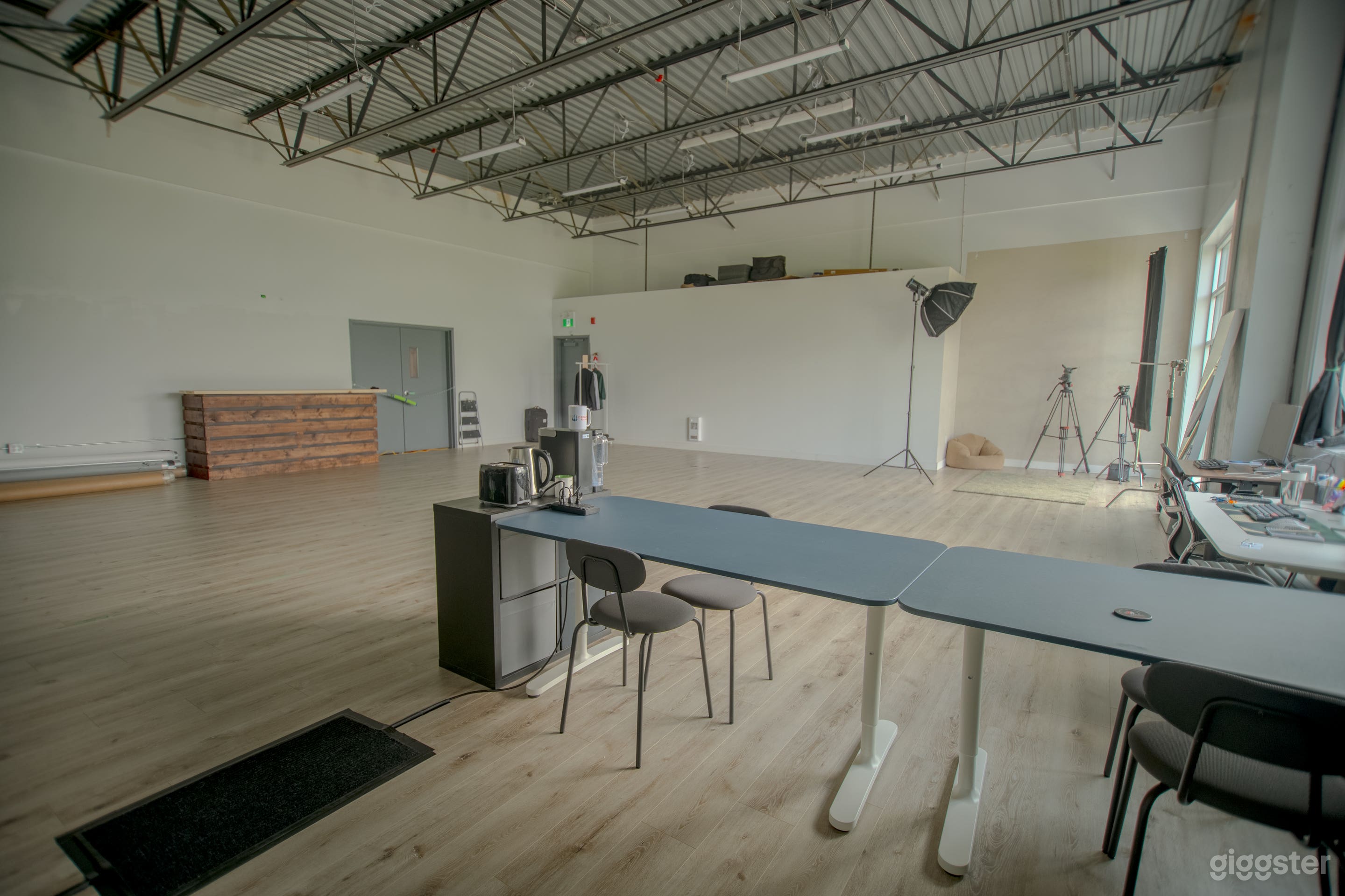 Bright, High-Ceiling Creative Studio in the Tri-Cities Photo 2