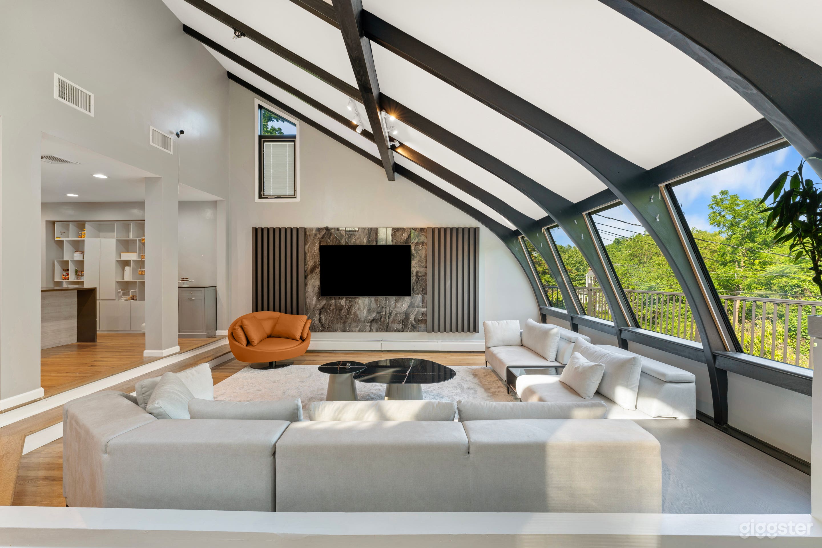 Outside NYC - Luxurious Masterpiece Photo 2