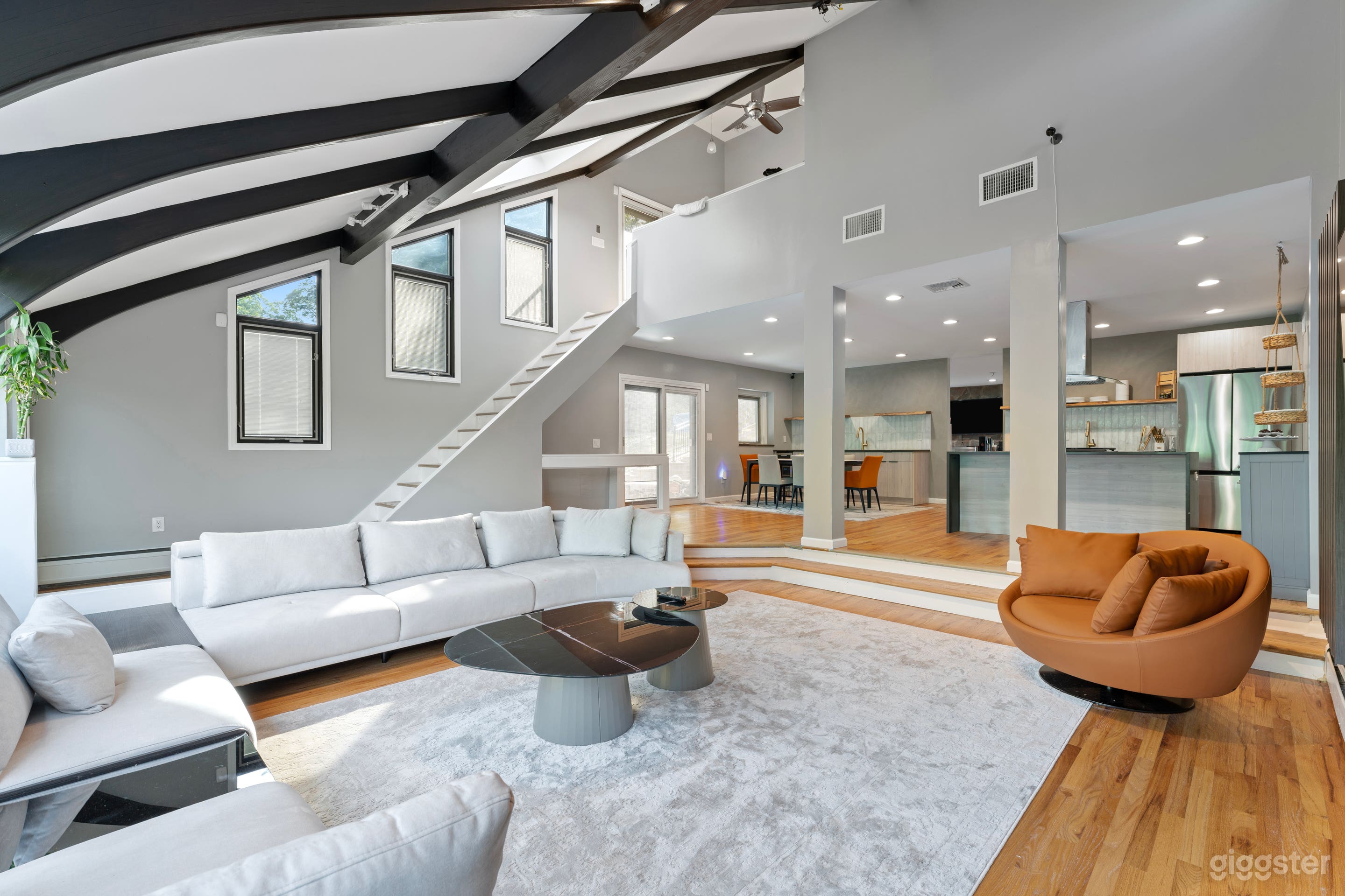 Outside NYC - Luxurious Masterpiece Photo 3