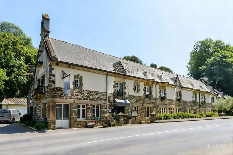  French reception venue with private room and lounge 