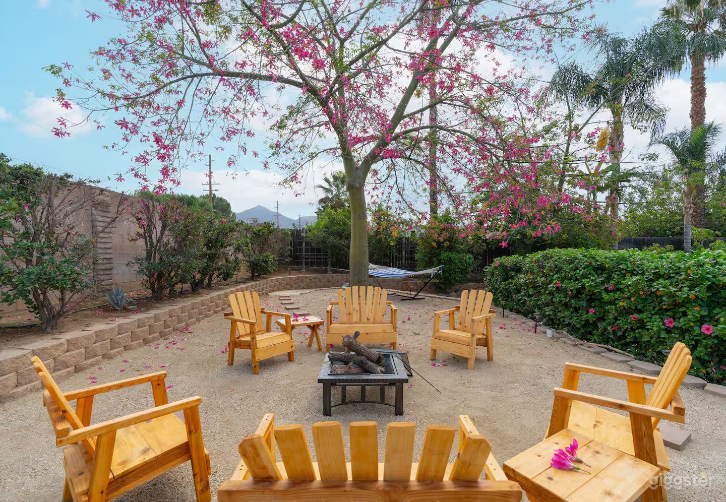 The Perfect Oasis - Pool & Mini Golf! Photo 2