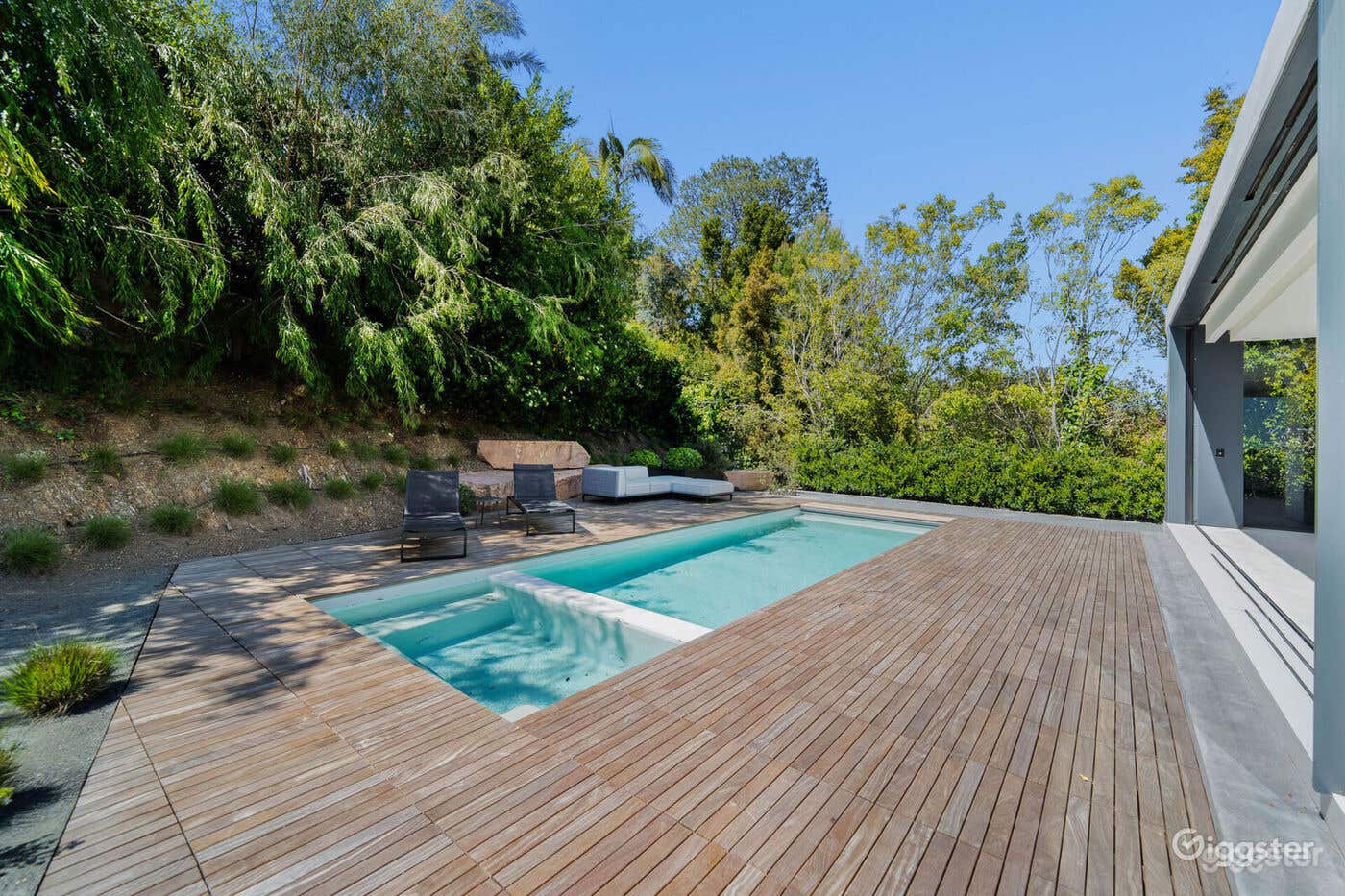 FUTURISTIC ART DECO MANSION/POOL Photo 4