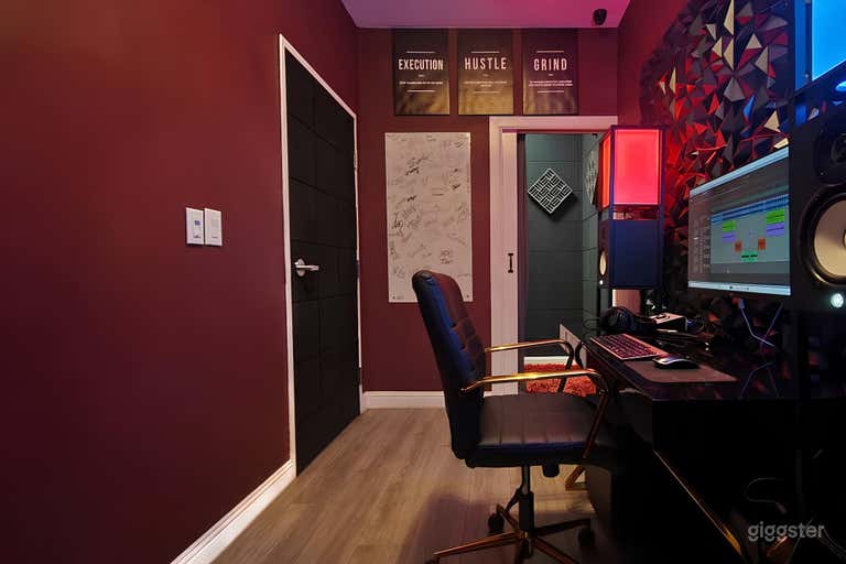  Modern Recording Studio - Downtown 