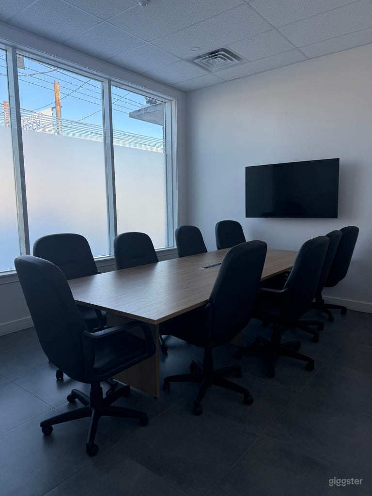  Conference Room 1: The Ideal Hub for Collaboration with TV 