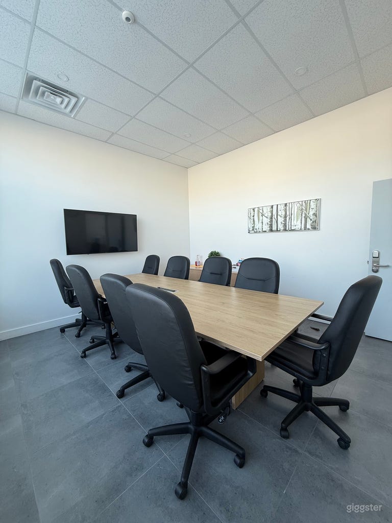  Conference Room 1: The Ideal Hub for Collaboration with TV 