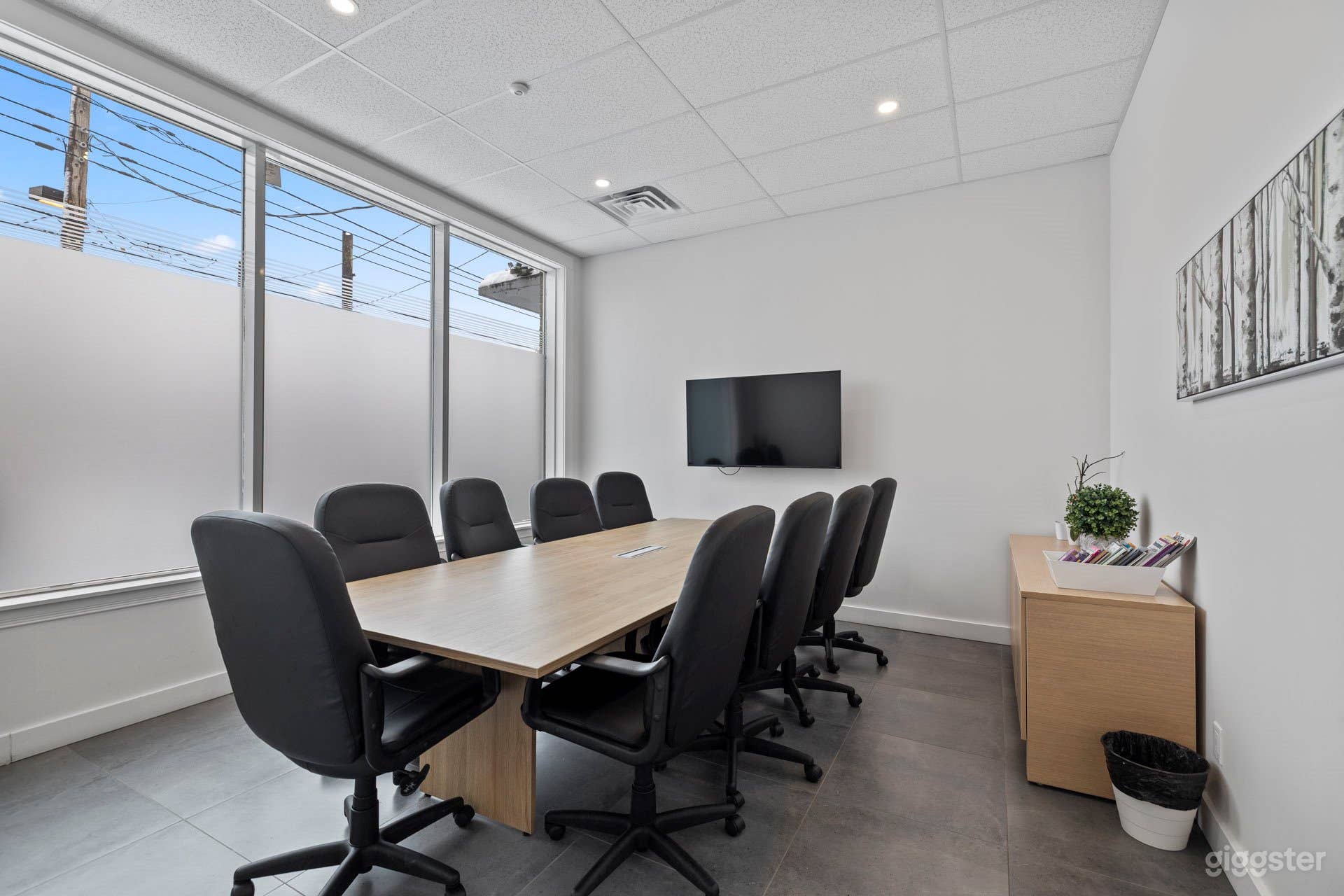 Conference Room 1: The Ideal Hub for Collaboration with TV Photo 1