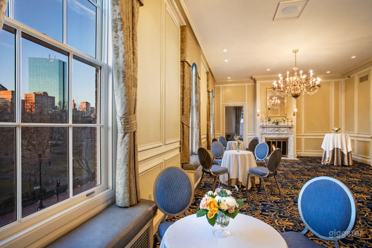  A Premier Cocktail Reception in Boston  