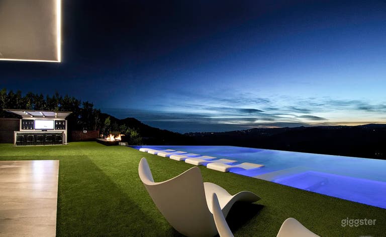  BLACK TIE MODERN: LUXE VILLA DREAM POOL & VISTAS 