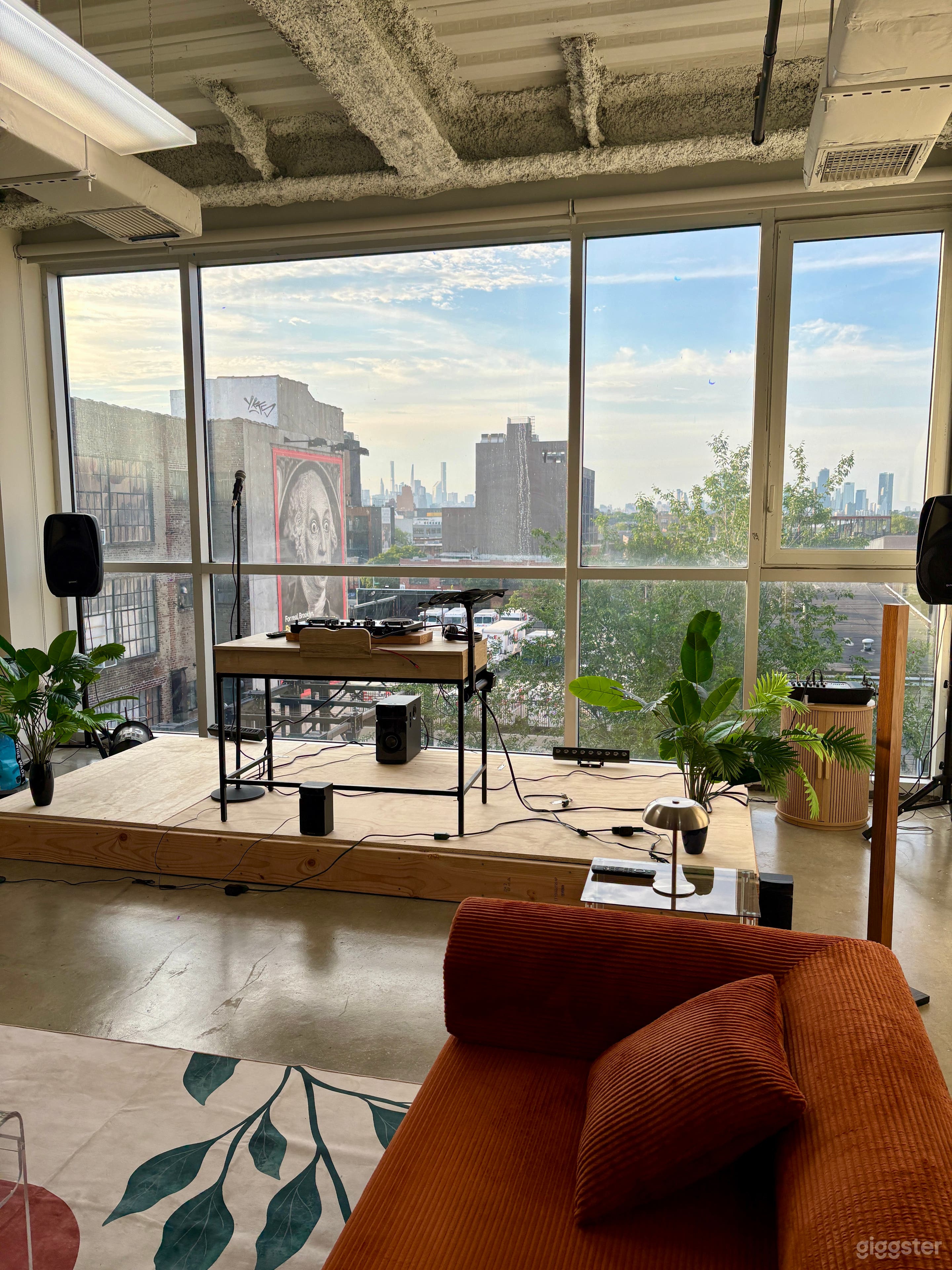 Multi-Use Creative Loft w/ Pro Sound, Stage-My Friend's Loft Photo 3