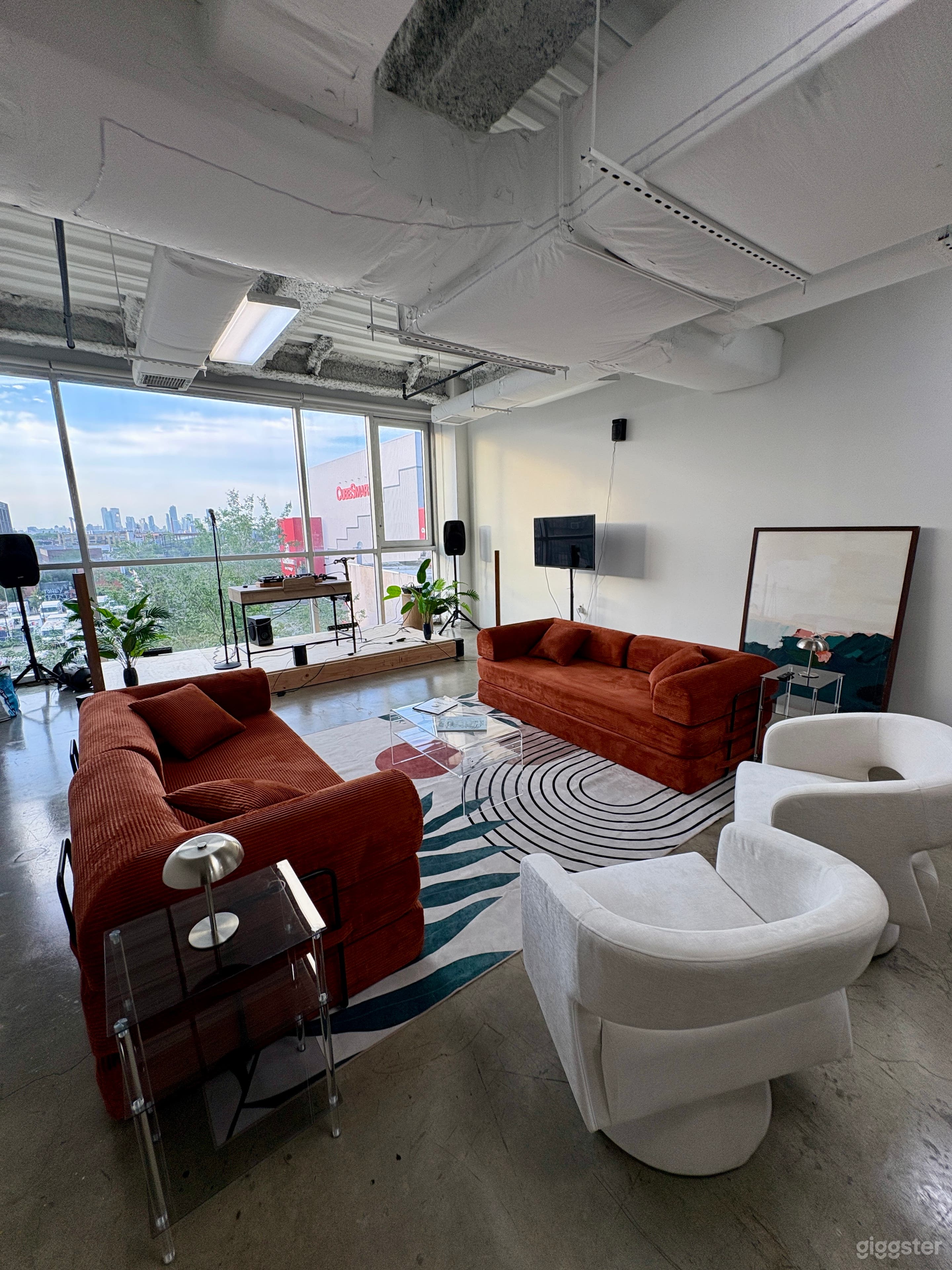 Multi-Use Creative Loft w/ Pro Sound, Stage-My Friend's Loft Photo 4