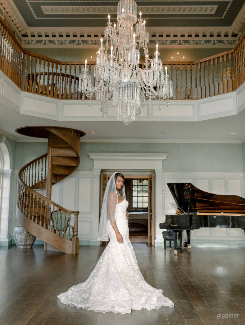 Two-Story Ballroom w/Large Window &amp; Chandelier Photo 4