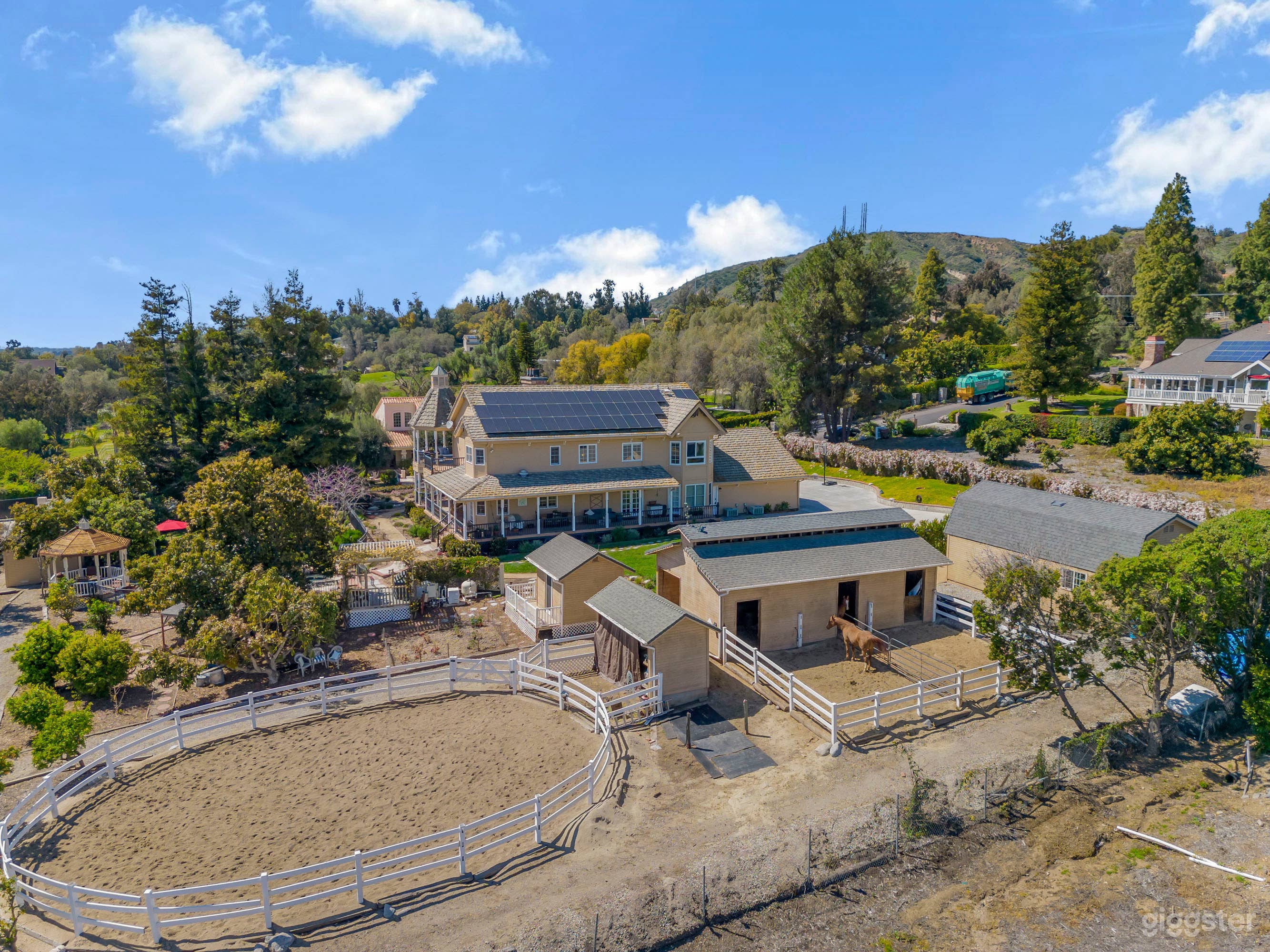 Modern Victorian Farmhouse with Spectacular Views Photo 3