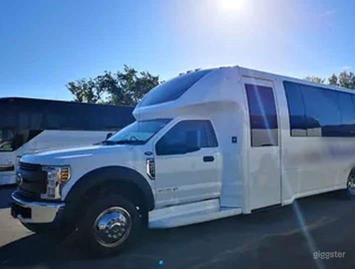 Deluxe 24 Pax Mini Bus Photo 4