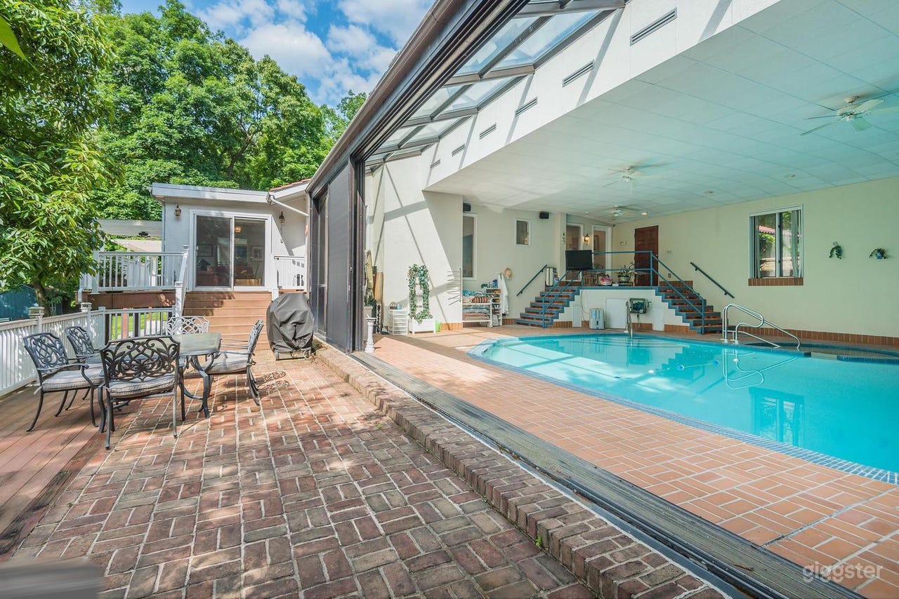 Local Pool Oasis Photo 3