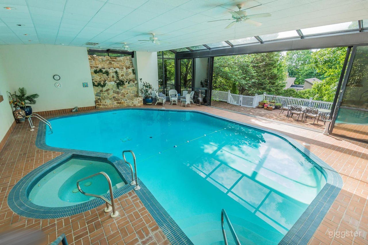 Local Pool Oasis Photo 2