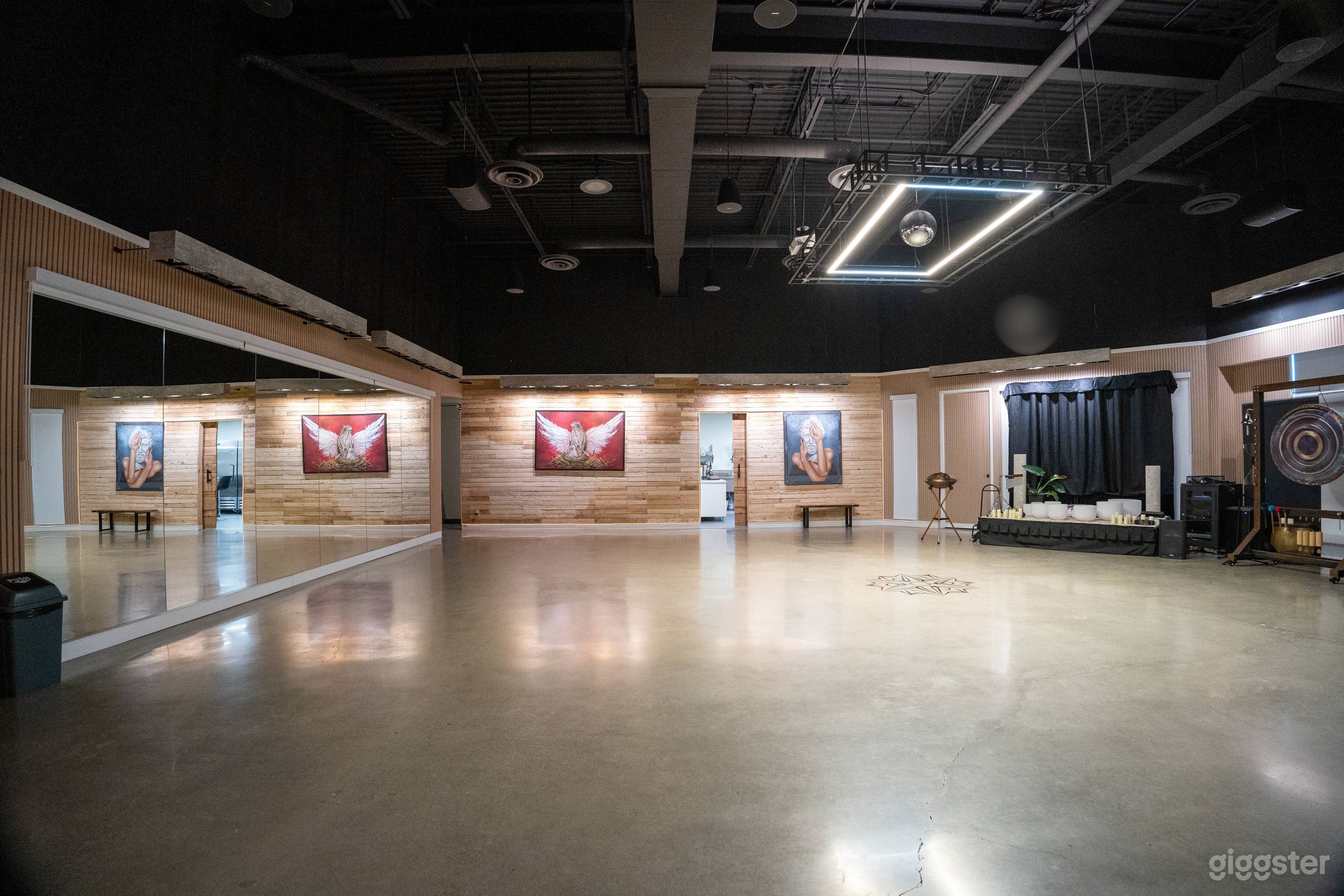 Elegant Multipurpose Event Venue in Oakville Photo 2