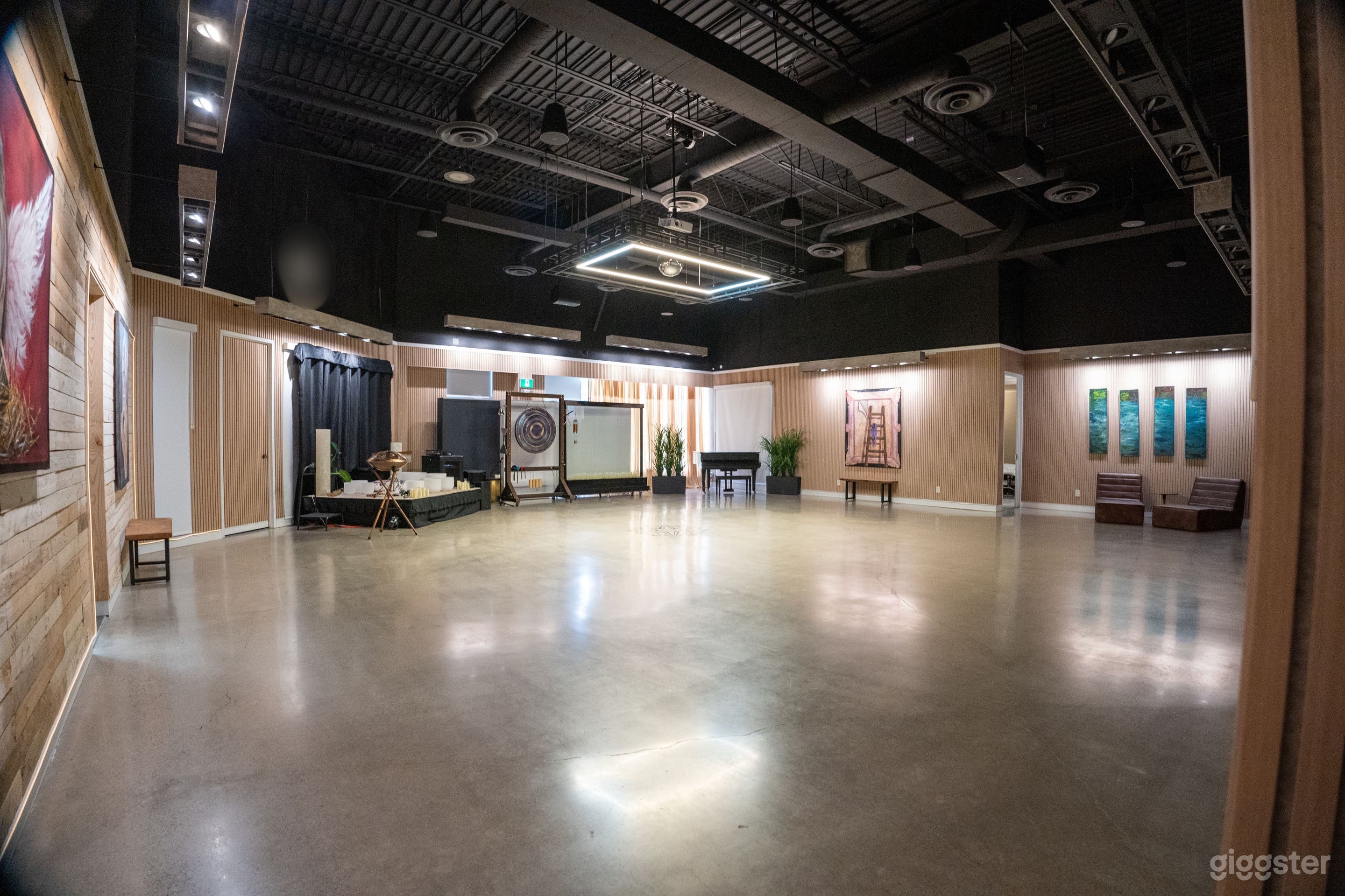 Elegant Multipurpose Event Venue in Oakville Photo 1