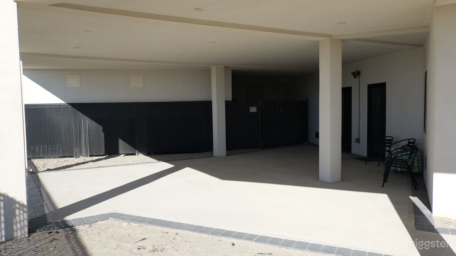 Modern Beach House Photo 4