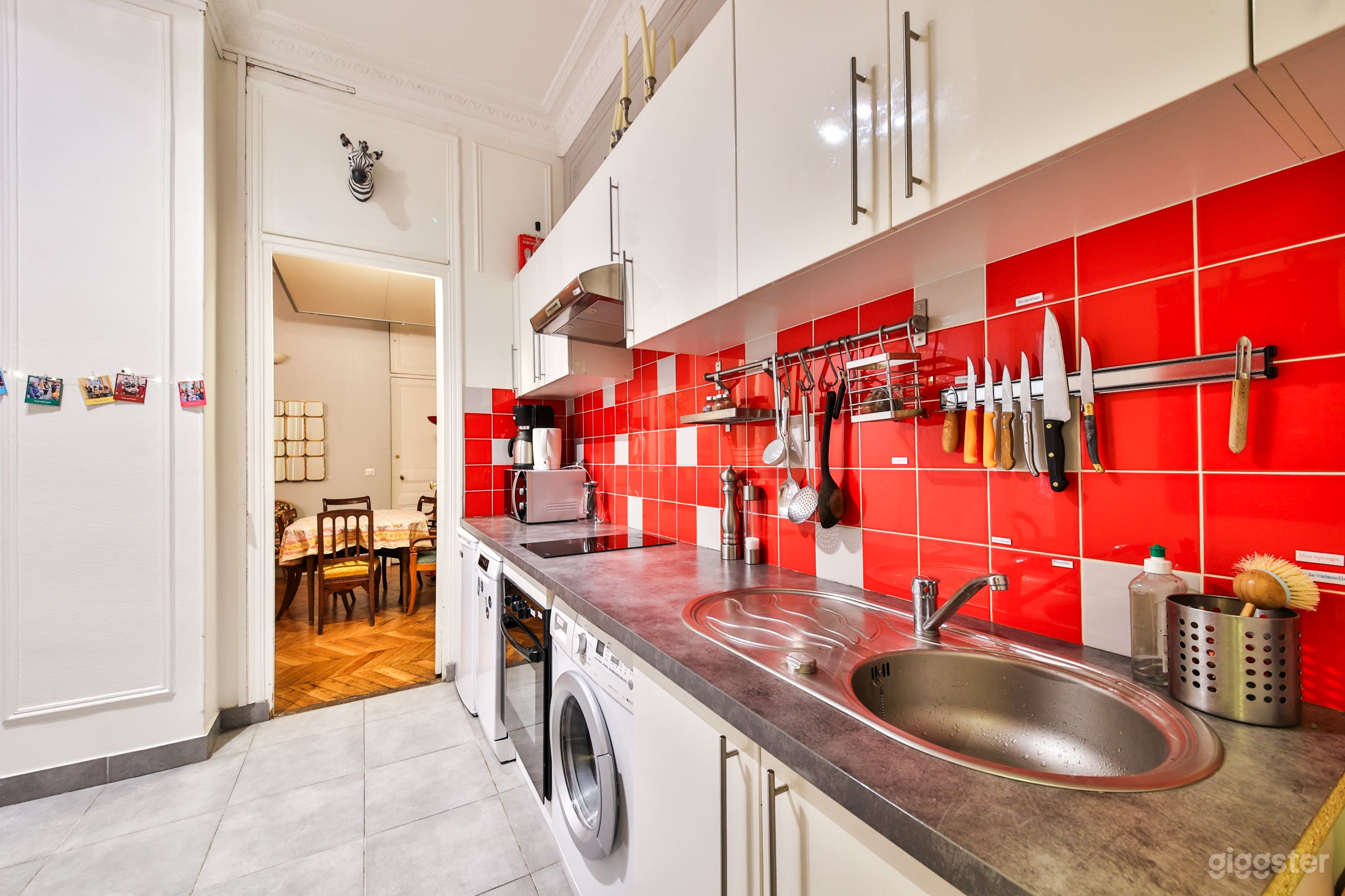 Photo de Joyau parisien caché – Appartement haussmannien calme 4