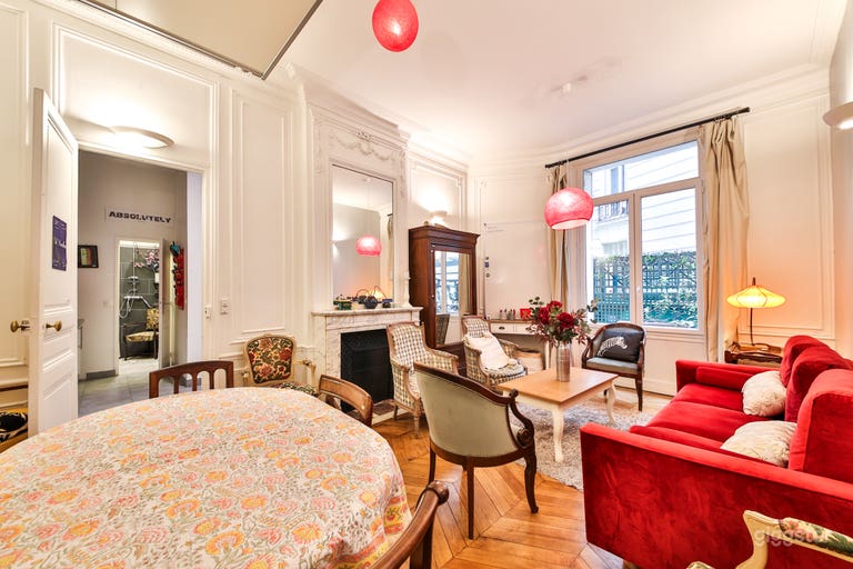  Joyau parisien caché – Appartement haussmannien calme 