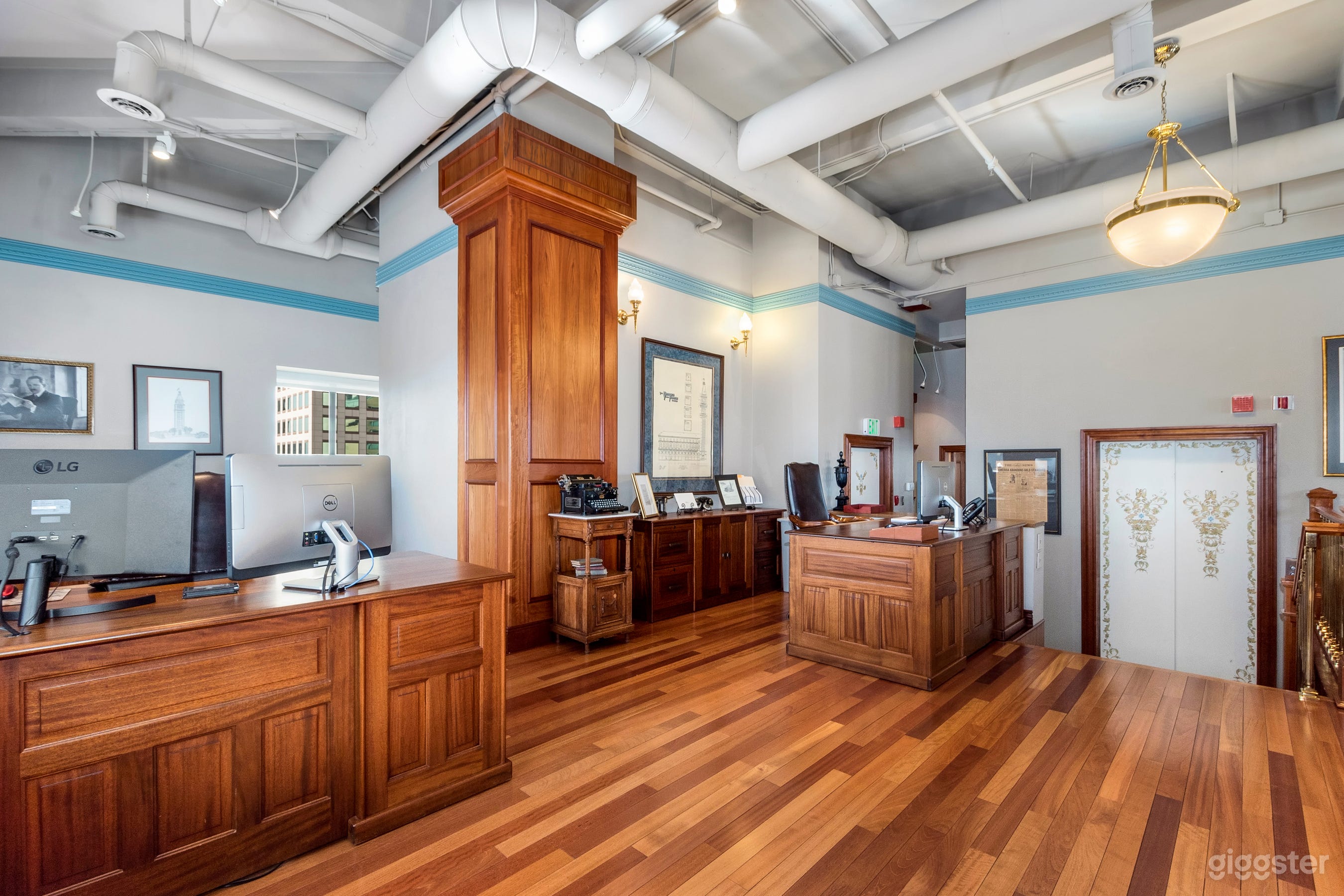 13th Floor D&amp;F Clock Tower Photo 4