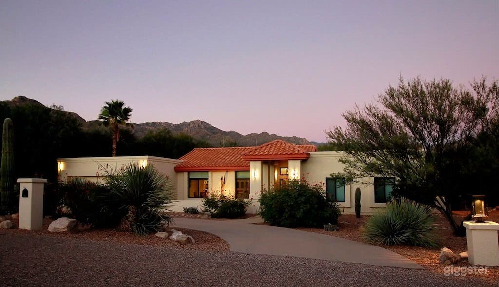 SABINO CANYON HOME Photo 1