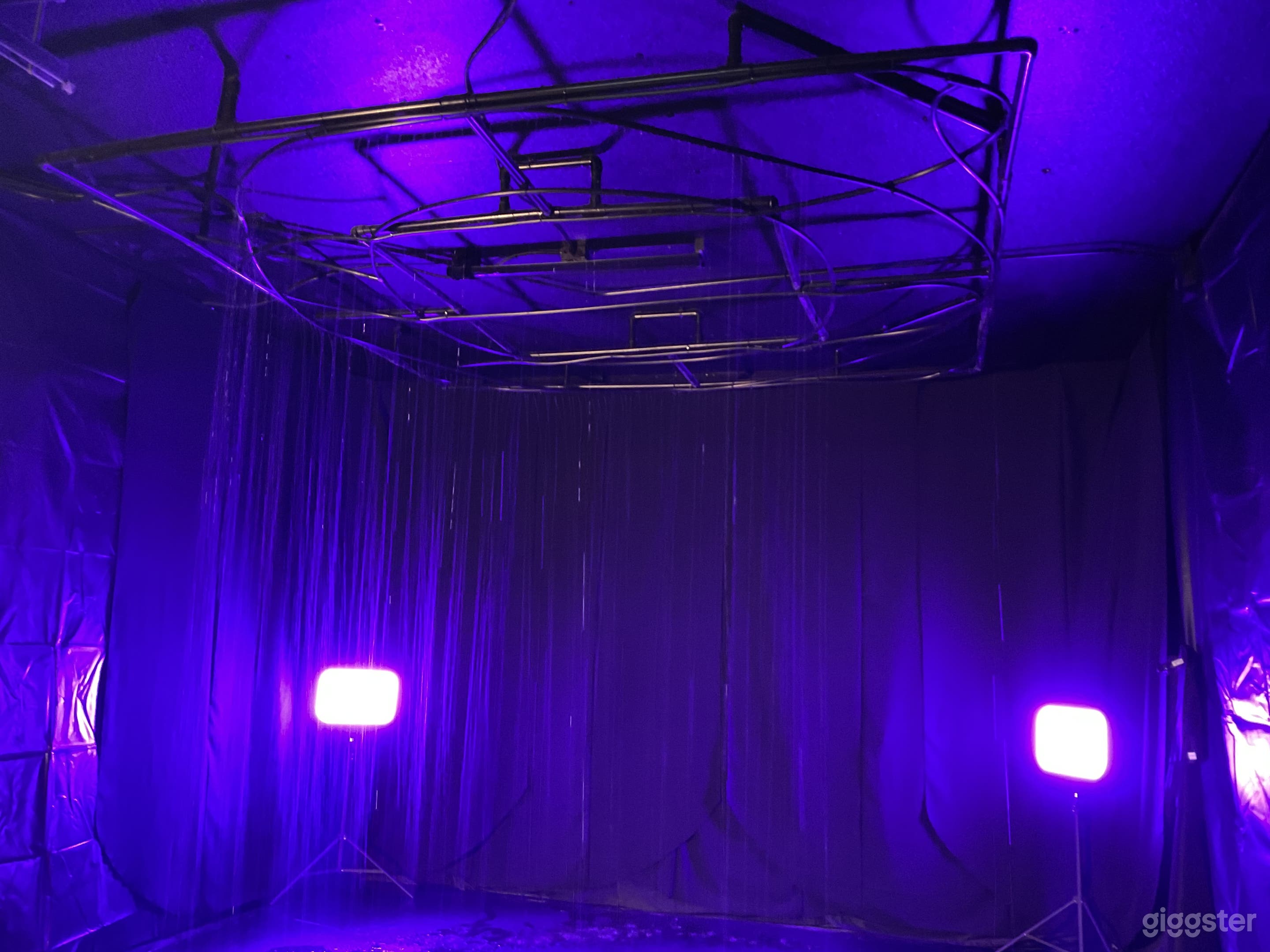 Permanent Rain Room Photo 3