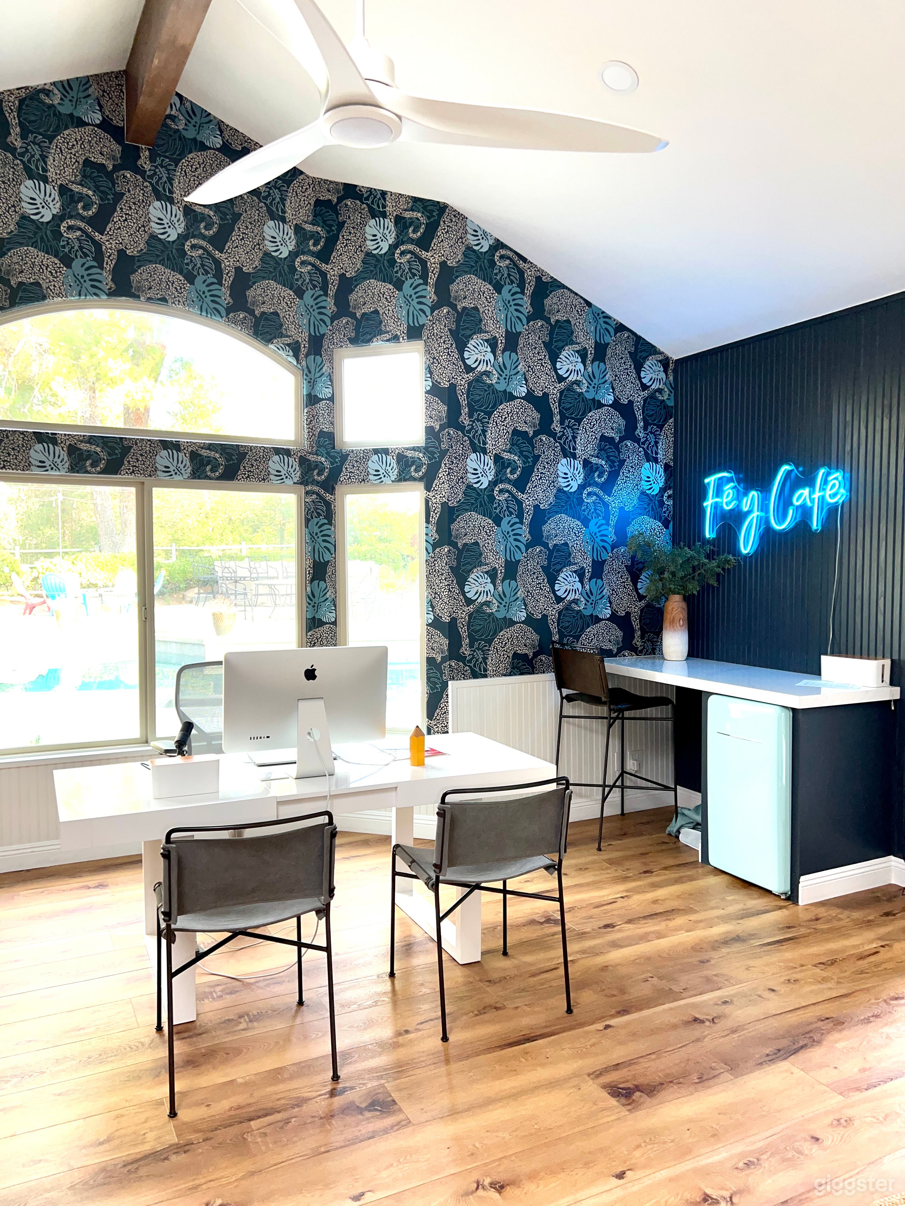 Peaceful Pond House Photo 2