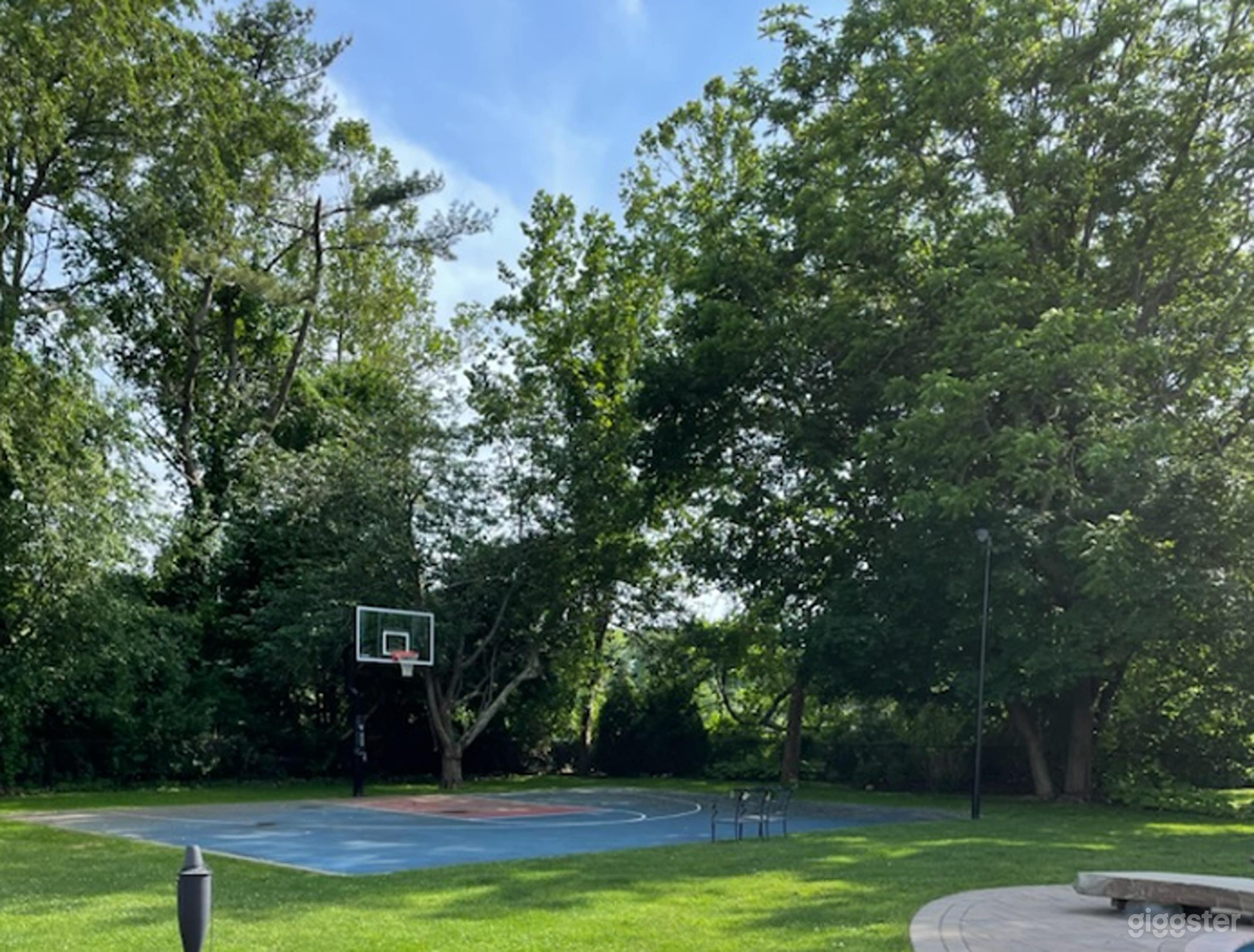 Huge Outdoor Basketball Court Photo 3