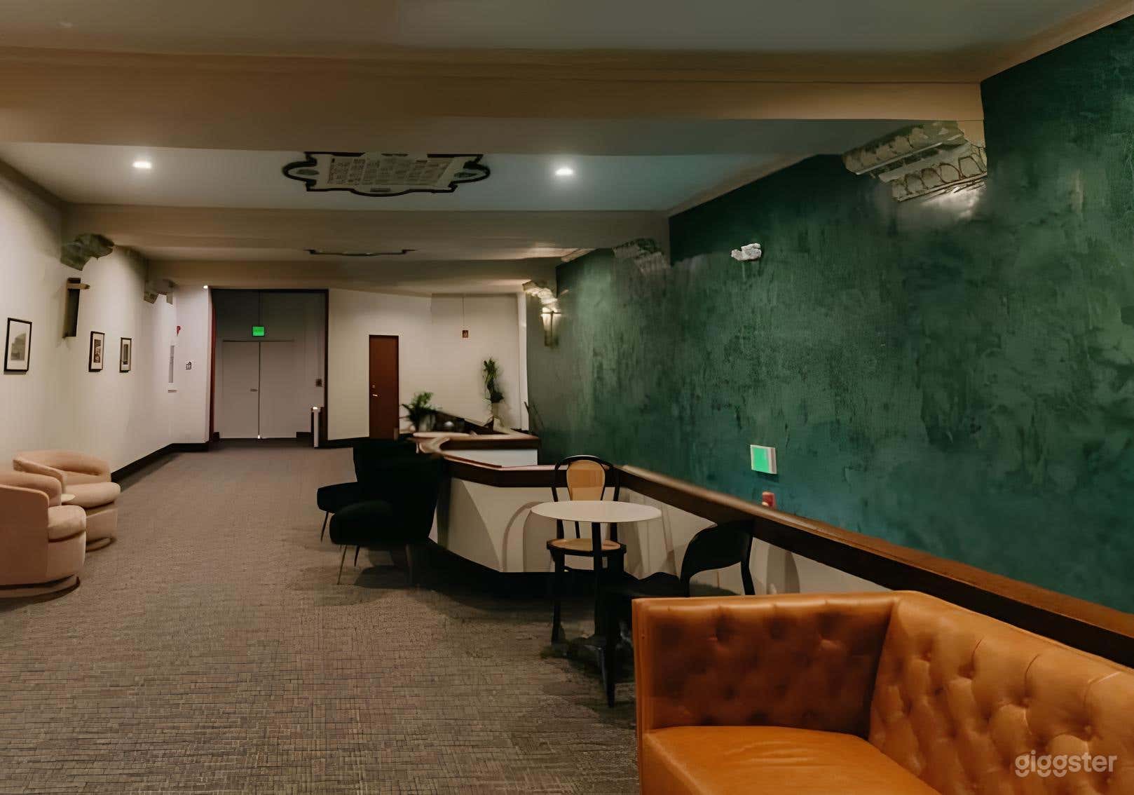 Chic Mezzanine Photo 2