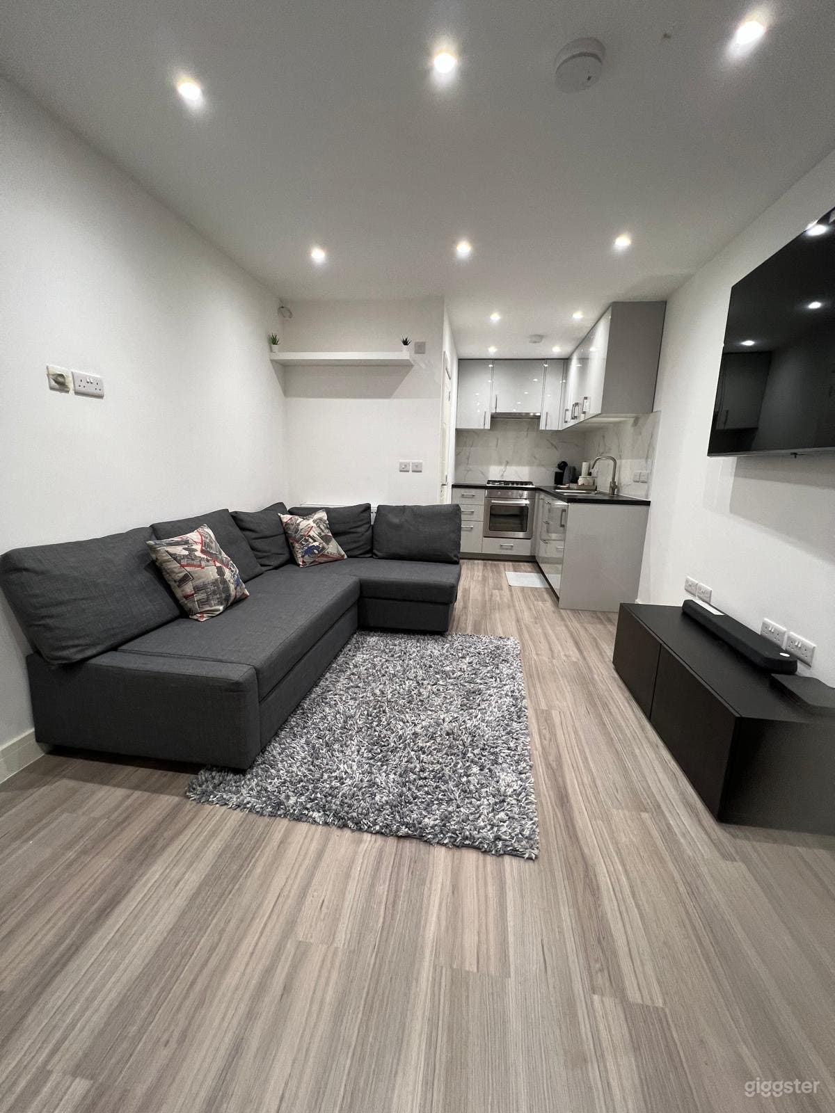 Content Space in a detached outbuilding : Zone 4 Photo 4