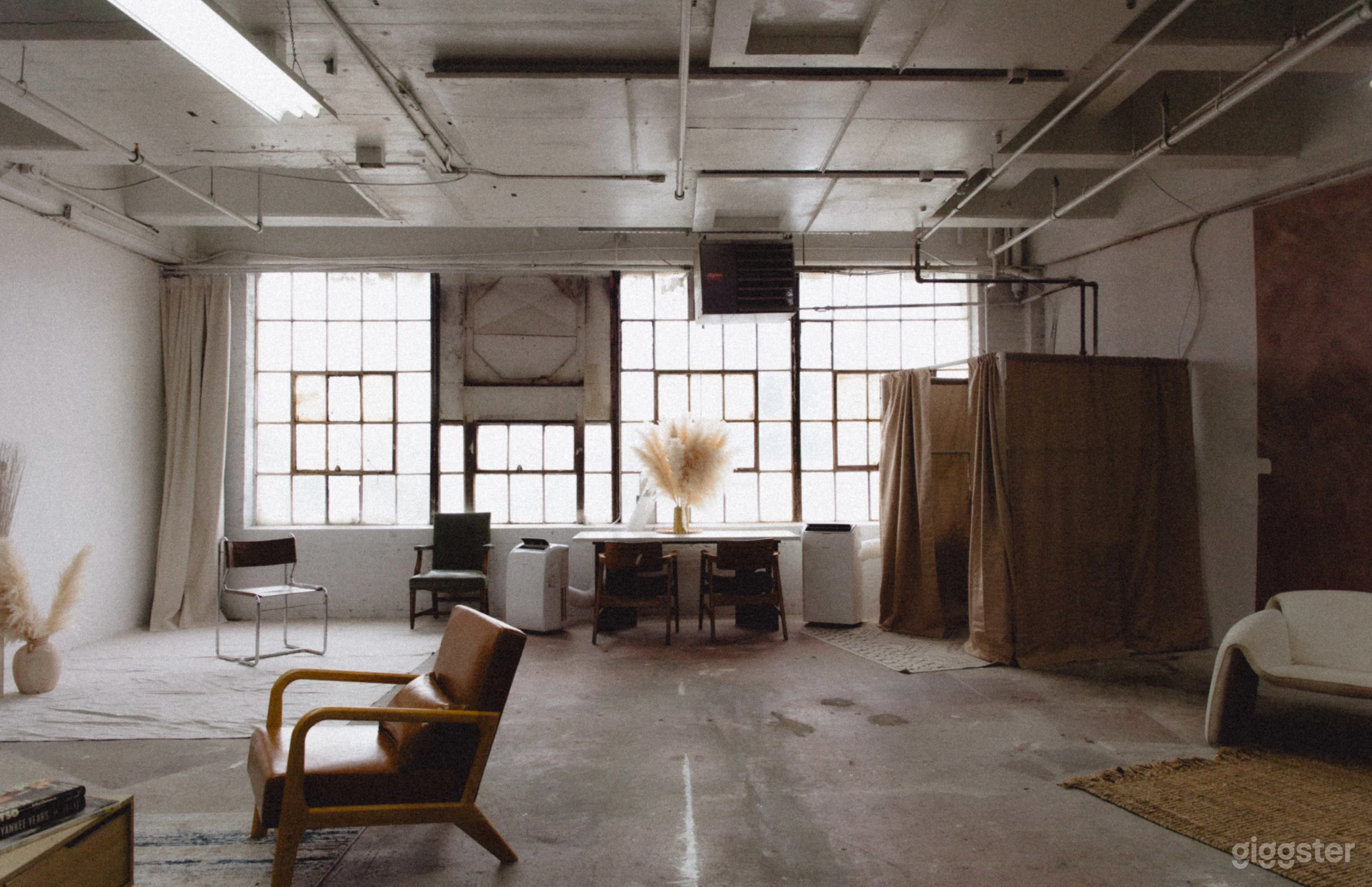 Industrial Loft for Photography &amp; Video – Multiple Sets Photo 4