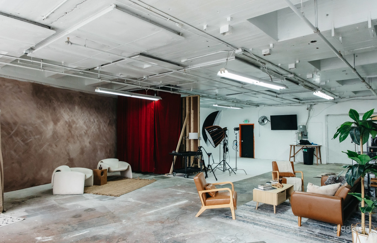  Industrial Loft for Photography & Video – Multiple Sets 
