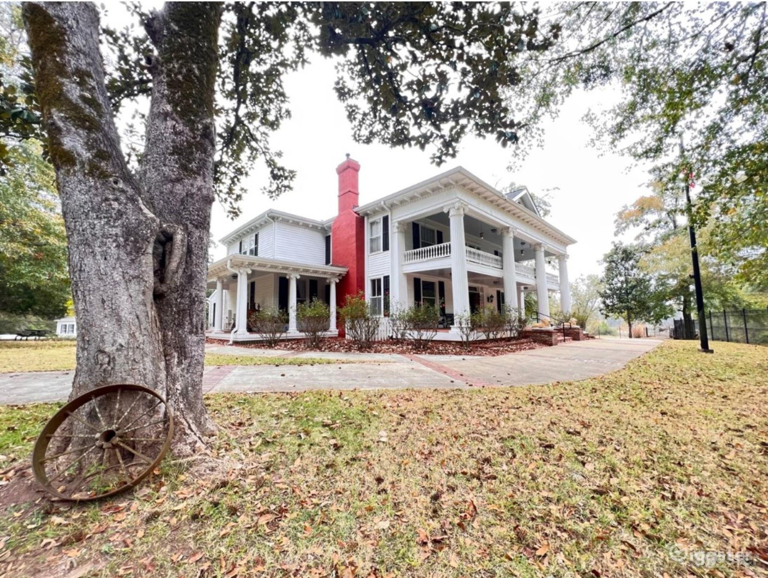 Remarkable Historic House Photo 2