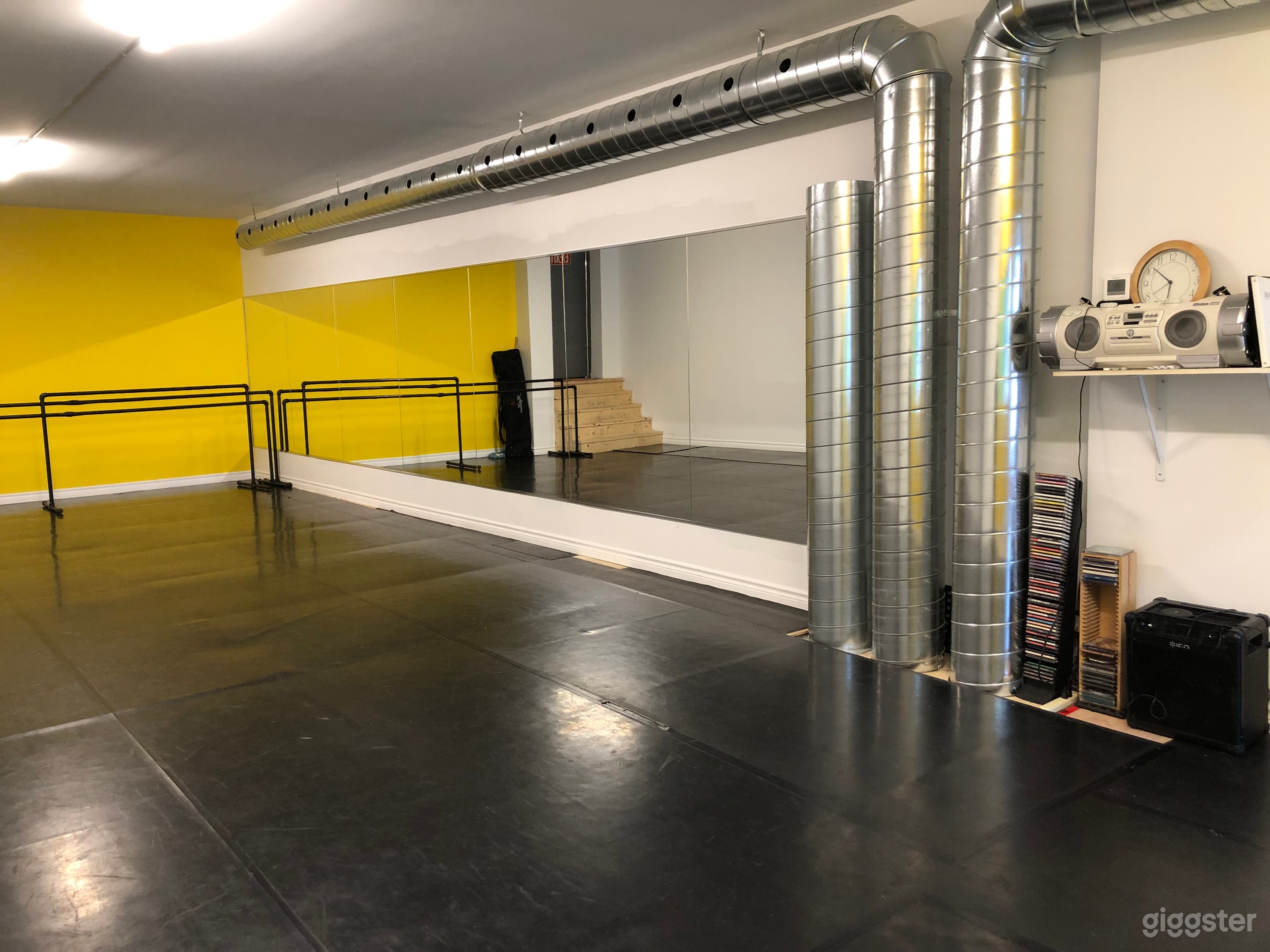 Mirrored Studio Space With Sprung Floors Photo 2