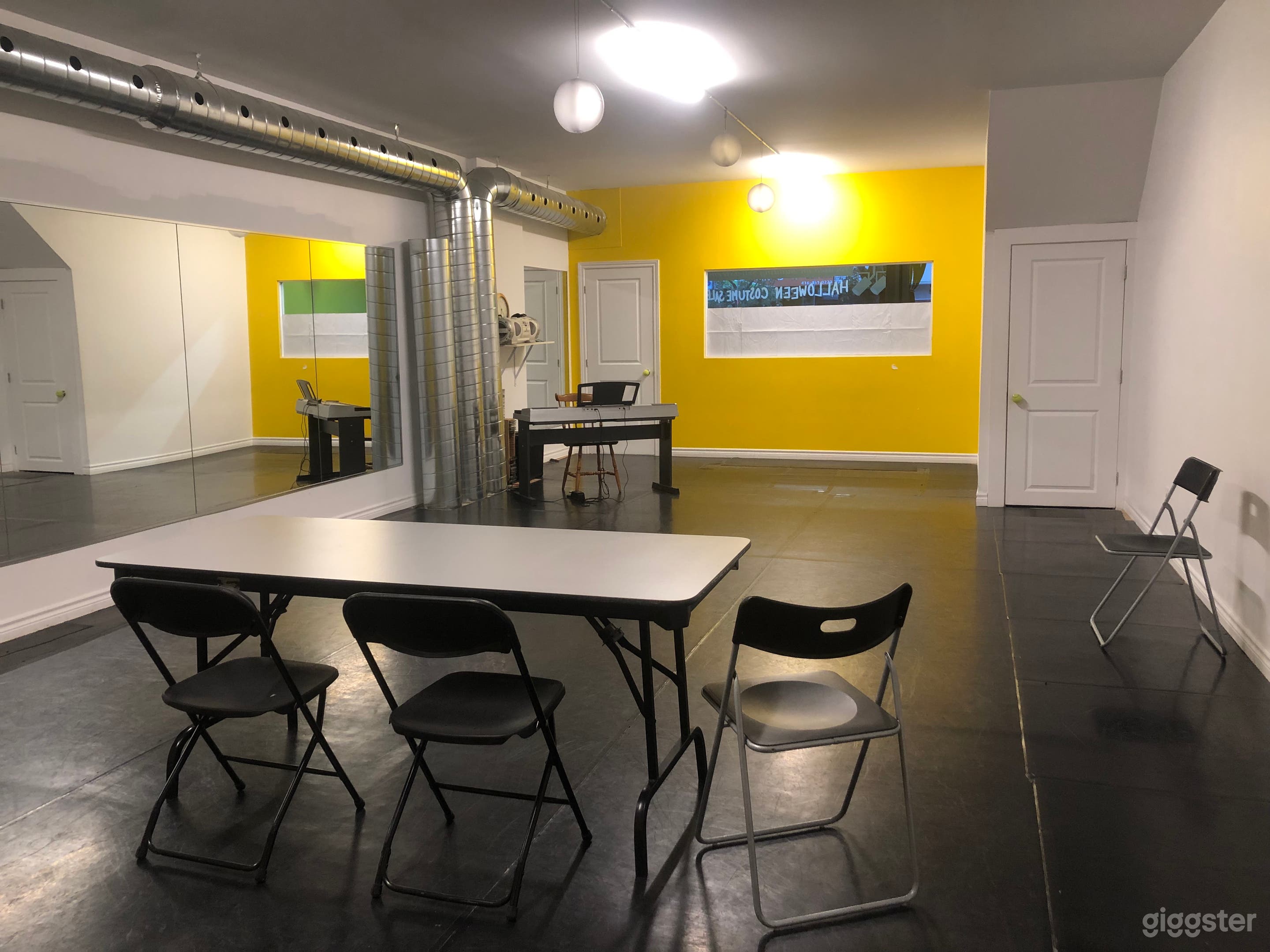 Mirrored Studio Space With Sprung Floors Photo 4